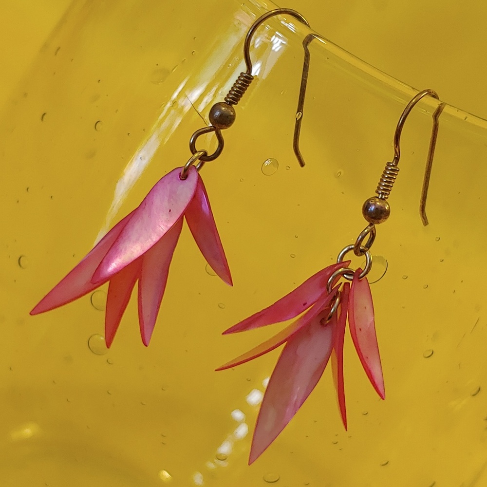 💮Vintage 80's Pink Layered Drop Shell Earrings 💮